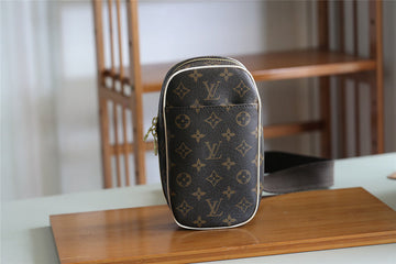 Pearl Street Bags - Louis Vuittons  - 10956