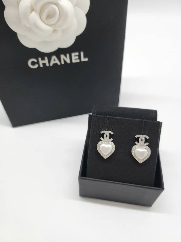 CC Logo Heart Pearl Earrings Silver Chanel