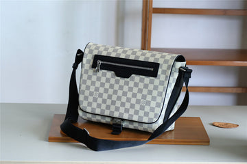 Pearl Street Bags - Louis Vuittons  - 10498