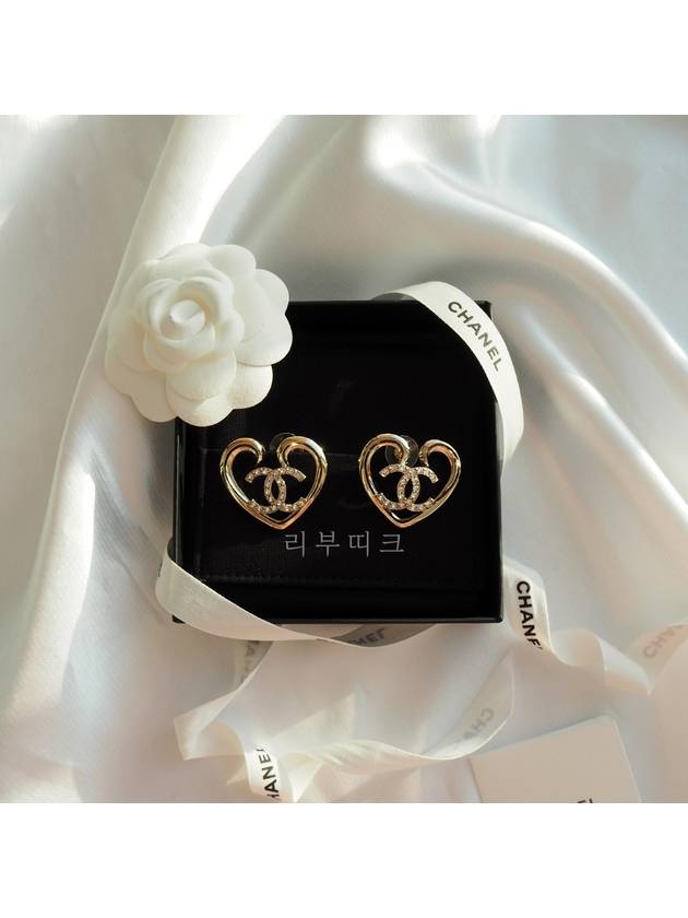 CC Logo Big Heart Crystal Earrings Gold Chanel