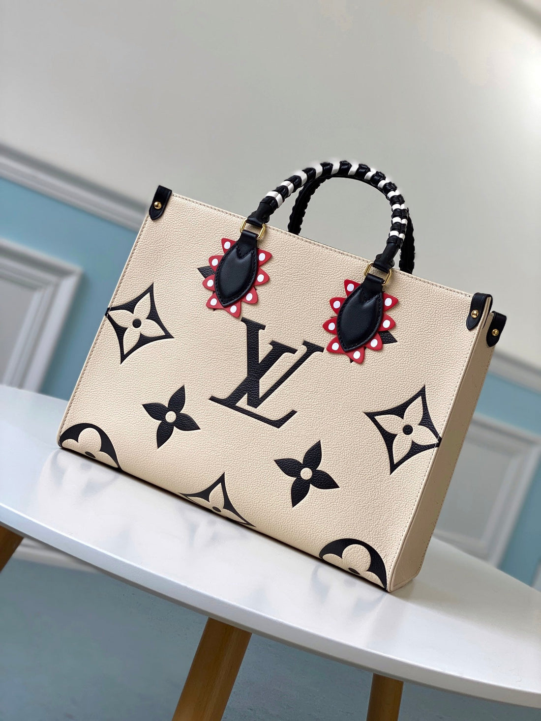 Louis Vuitton OnTheGo GM bag