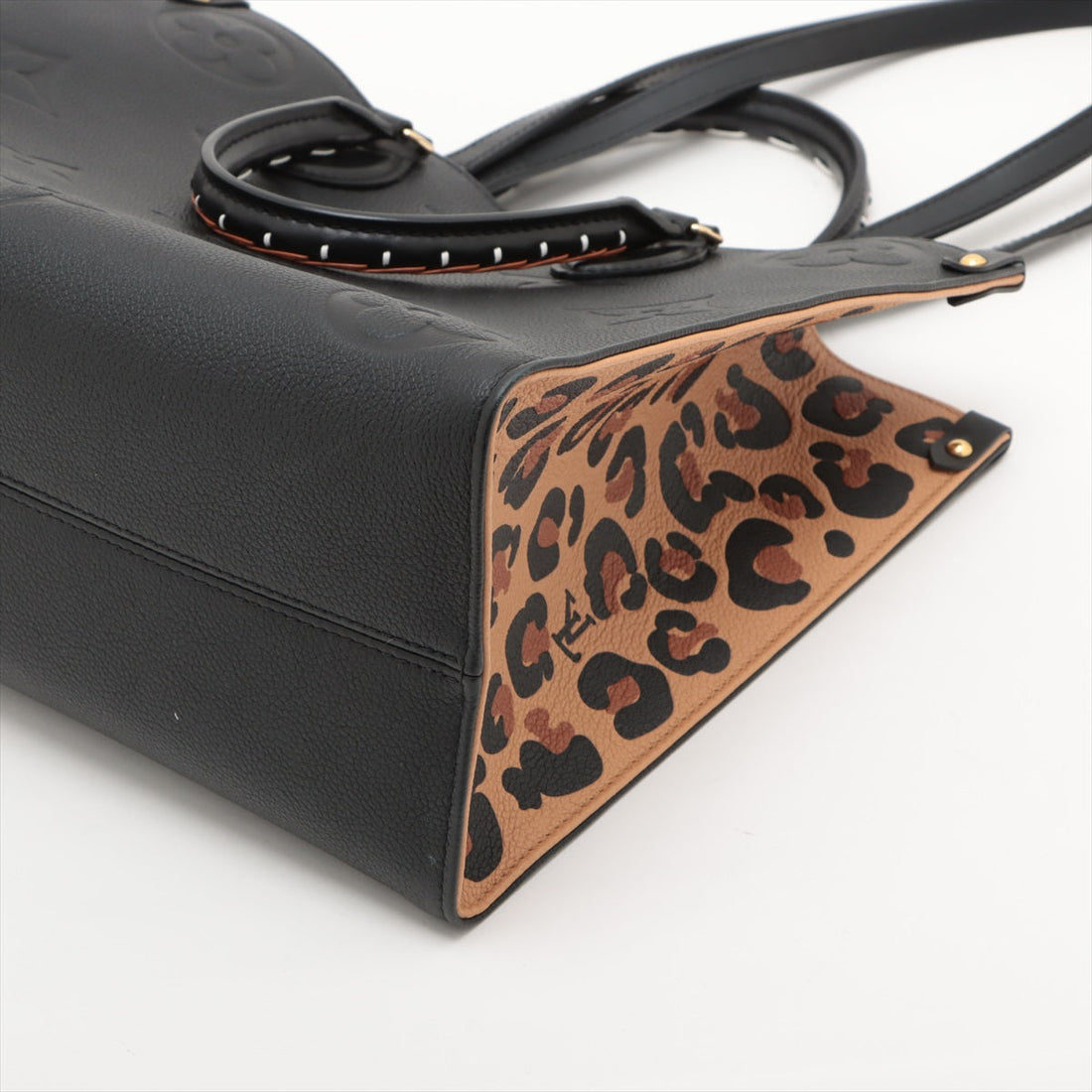 Louis Vuitton monogram empreinte On the Go MM
