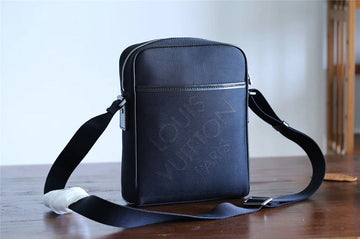 Pearl Street Bags - Louis Vuittons  - 10376