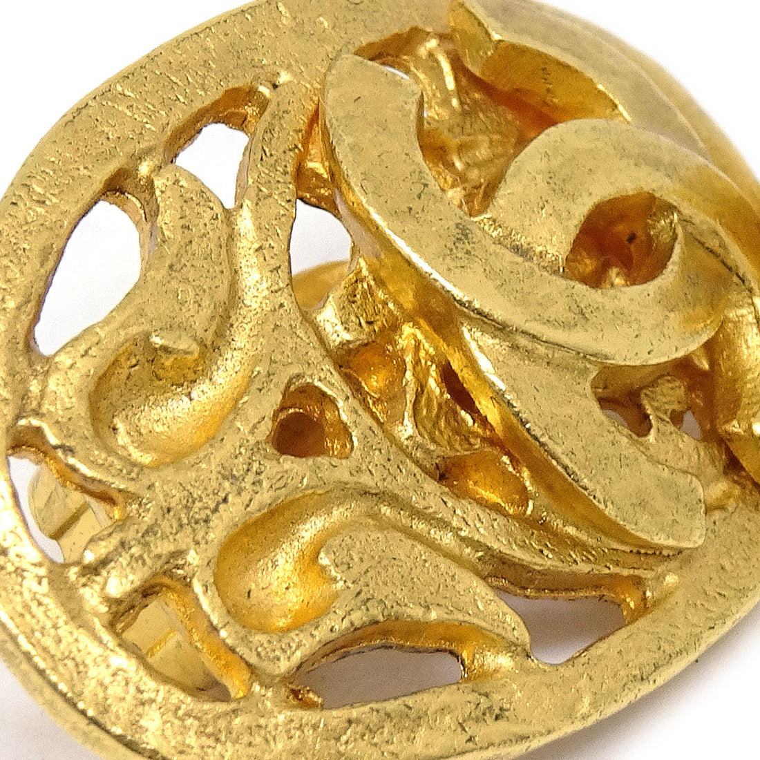 Chanel Oval Earrings Gold Clip-On 95A