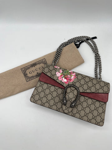 Handbag Luxury Designer By Gucci, Size: Medium