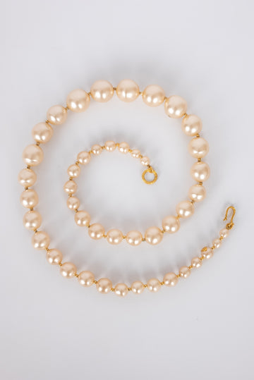 Collier de perles nacrées  Chanel 1990s