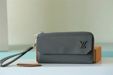 Pearl Street Bags - Louis Vuittons  - 10686