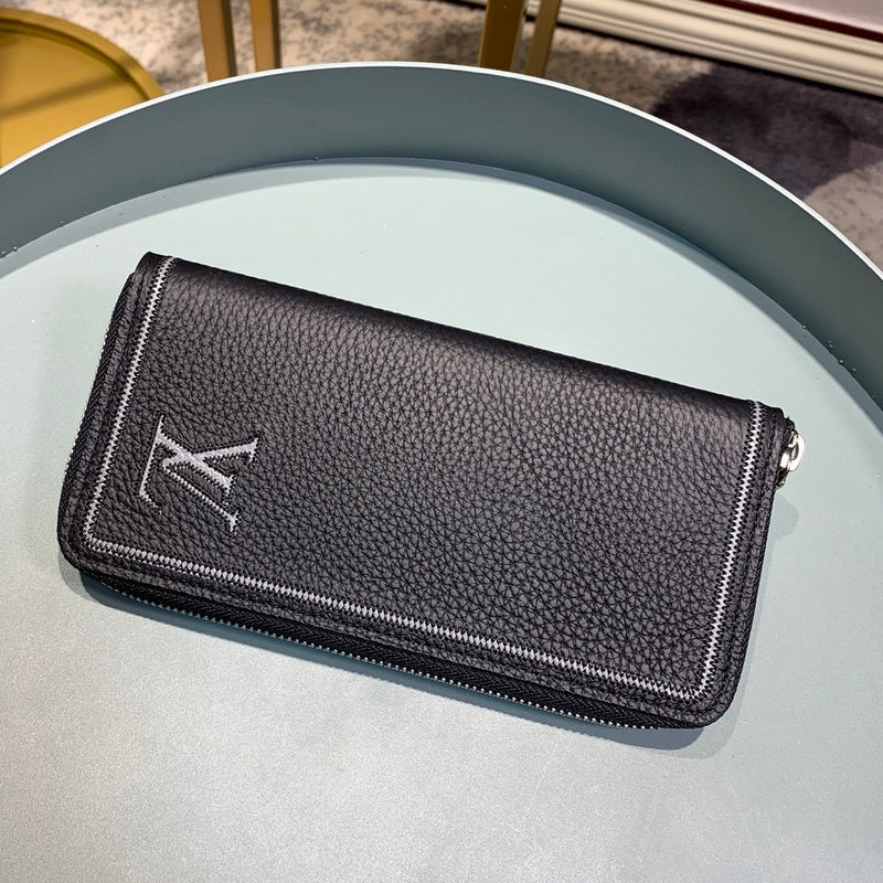 Pearl Street Bags - Louis Vuittons  - 10868