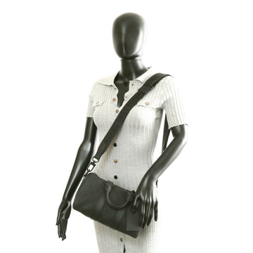 LOUIS VUITTON Keepall 25 Bandouliere Taurillon Black