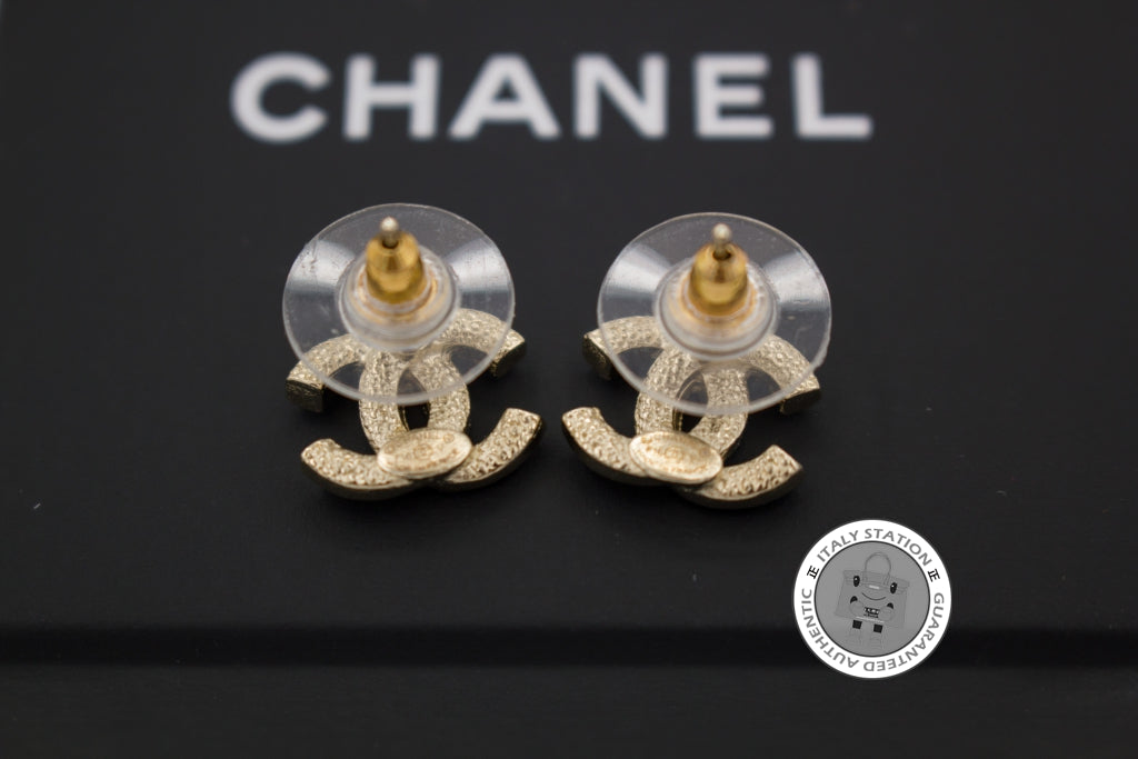 Chanel A88429 Y0200 Gold Metal S Earrings Ghw