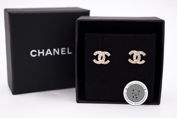 Chanel A88429 Y0200 Gold Metal S Earrings Ghw
