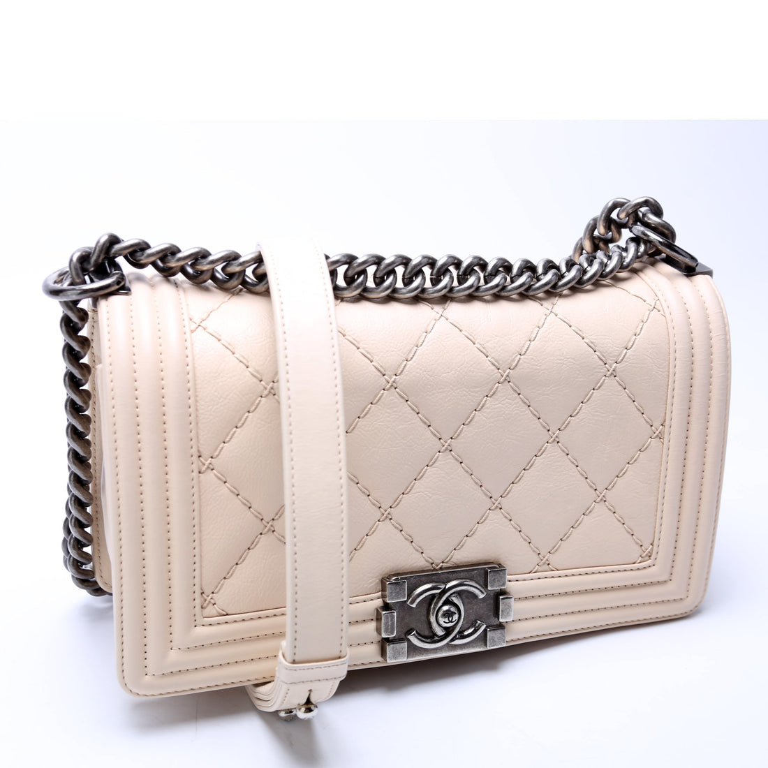 Chanel Boy Flap Medium New CalBNkin Double Stitch 18M Cream