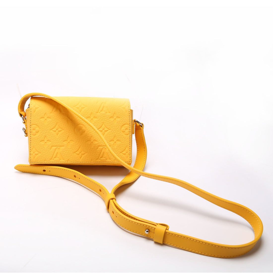 Louis-Vuitton Steamer never never wornable Wallet Taurillon Yellow