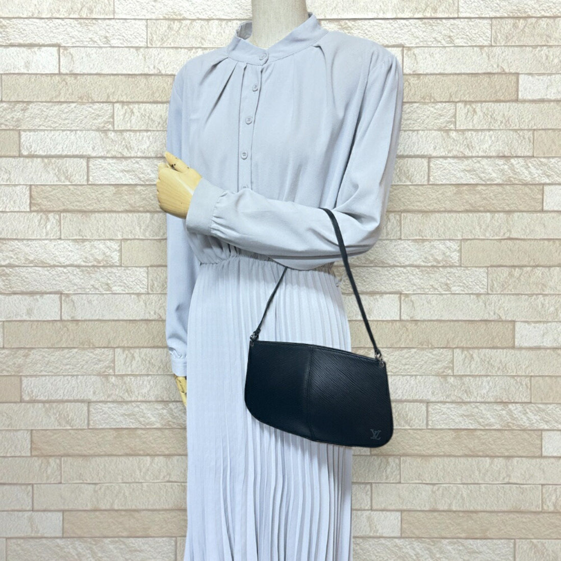 Louis Vuitton  Epi Leather Pochette Shoulder Bag