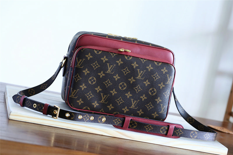 Pearl Street Bags - Louis Vuittons  - 10503