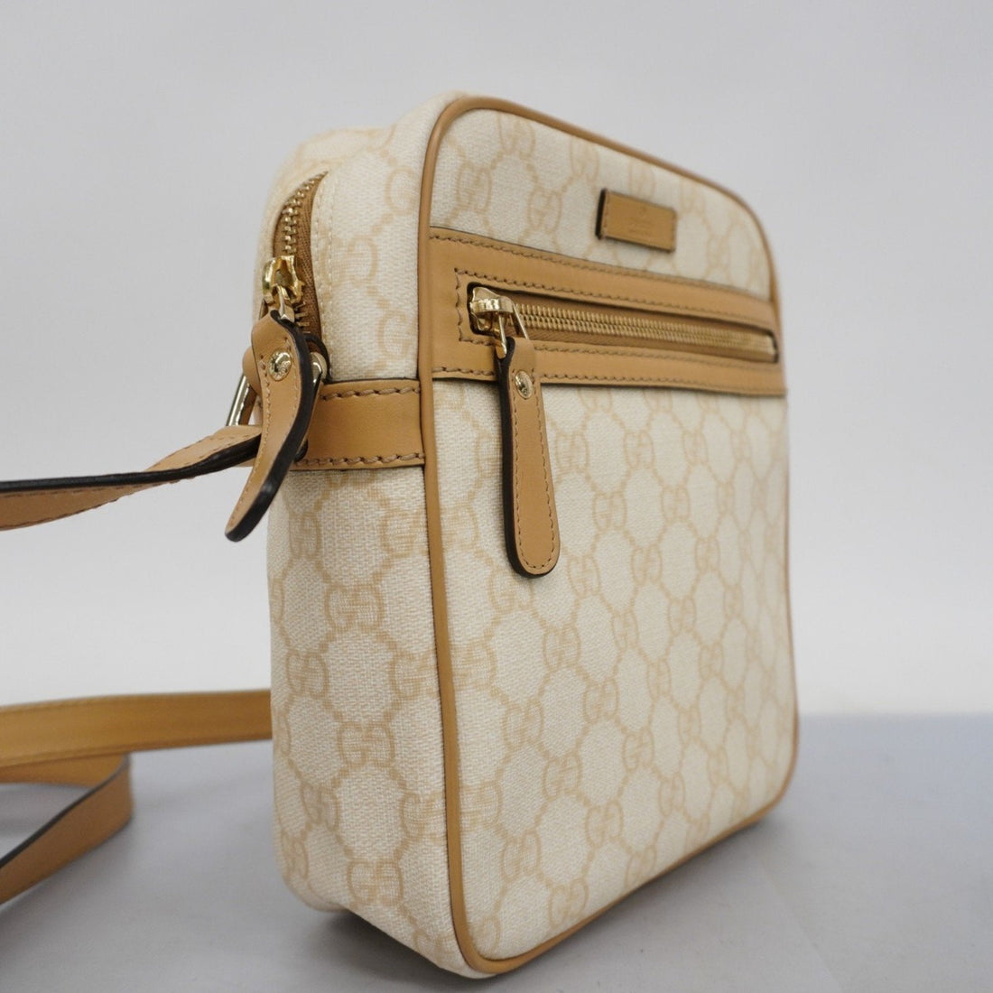 Gucci  ivory Pvc Shoulder Bag ()