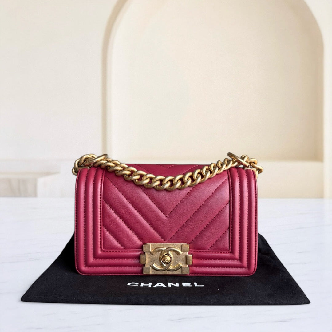 Chanel Boy Small - Chevron CalBNkin Red Gold Hardware Series 28