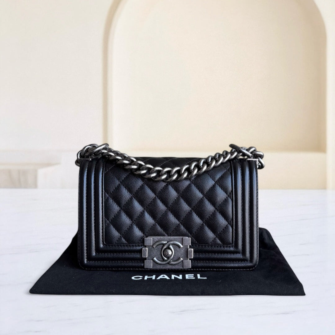 Chanel Boy Small - Togo/epsom/caviar/clemence/callfskin/cowhide/lambskin Quilted Grained CalBNkin Black Ruthenium Silver Hardware Series 26