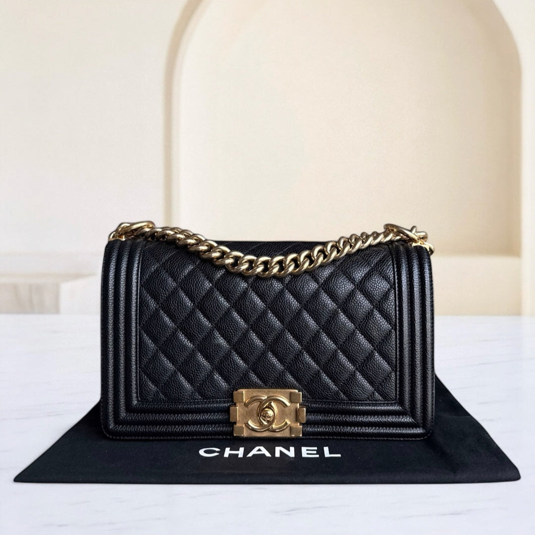Chanel Boy Medium - Togo/epsom/caviar/clemence/callfskin/cowhide/lambskin 25CM Quilted Grained CalBNkin Black Gold Hardware Series 23