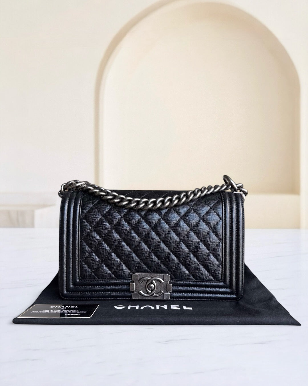 Chanel Boy Medium - Togo/epsom/caviar/clemence/callfskin/cowhide/lambskin 25CM Quilted Grained CalBNkin Black Ruthenium Silver Hardware Series 20