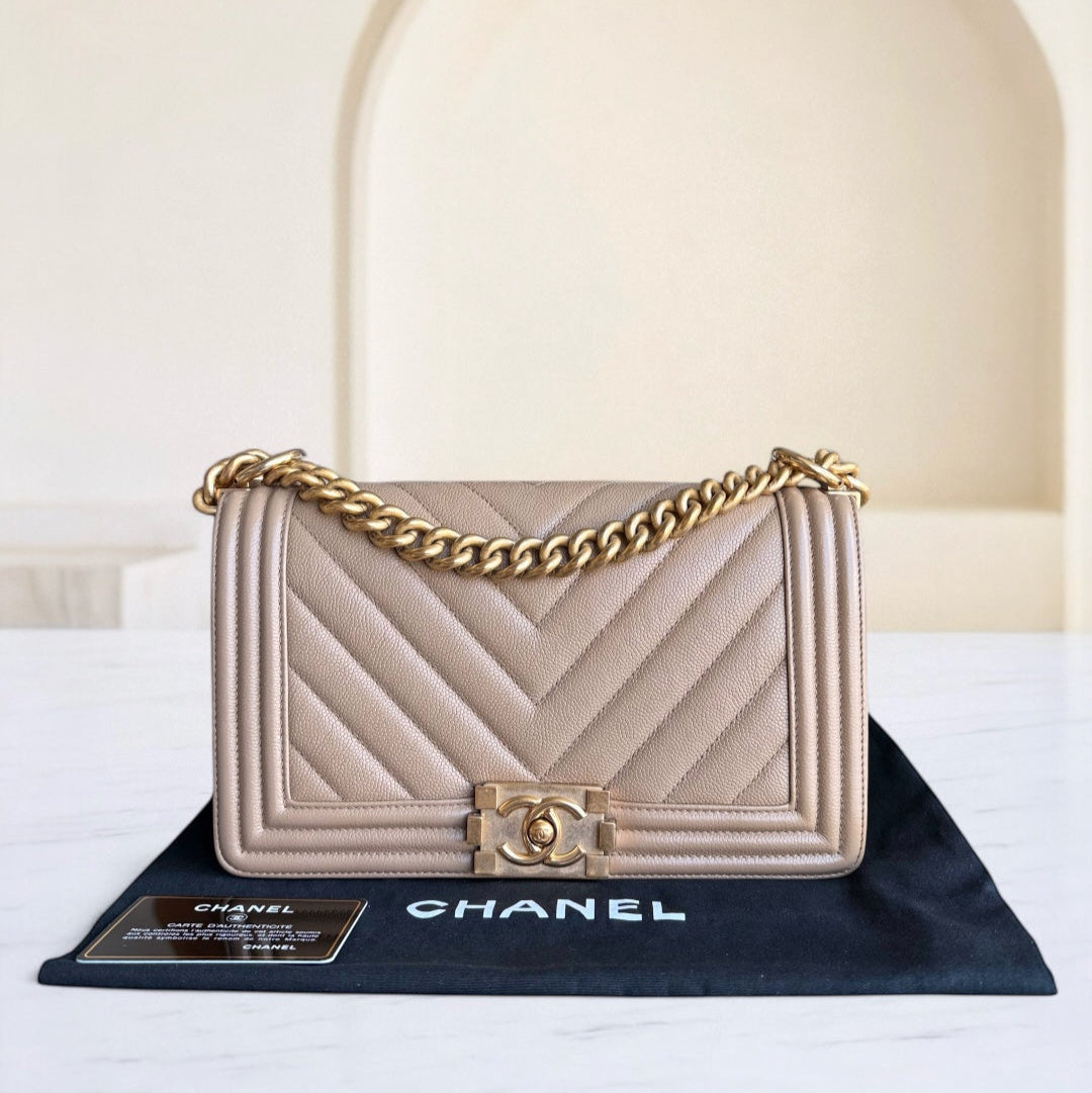 Chanel Boy Medium - Togo/epsom/caviar/clemence/callfskin/cowhide/lambskin 25CM Chevron Grained CalBNkin Beige Gold Hardware Series 25