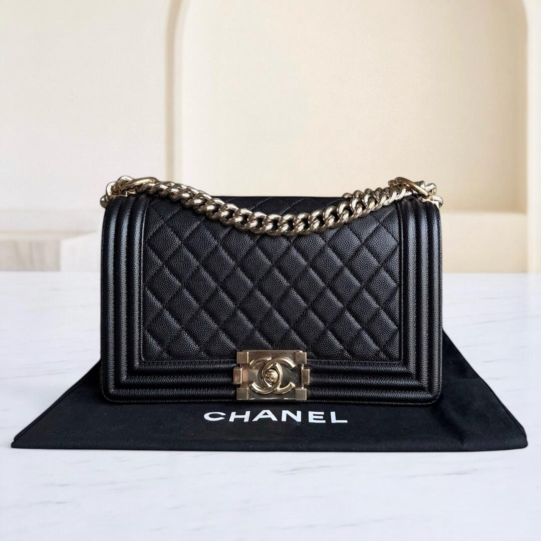 Chanel Boy Medium - Togo/epsom/caviar/clemence/callfskin/cowhide/lambskin Quilted Grained CalBNkin Black Gold Hardware