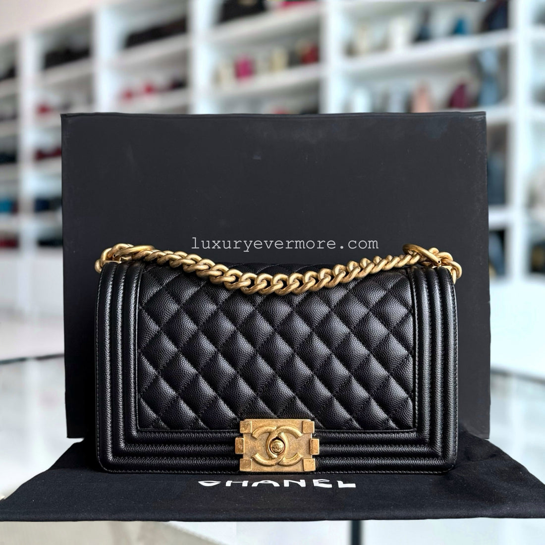 Chanel Boy Medium - Togo/epsom/caviar/clemence/callfskin/cowhide/lambskin 25CM Quilted Black Gold Hardware