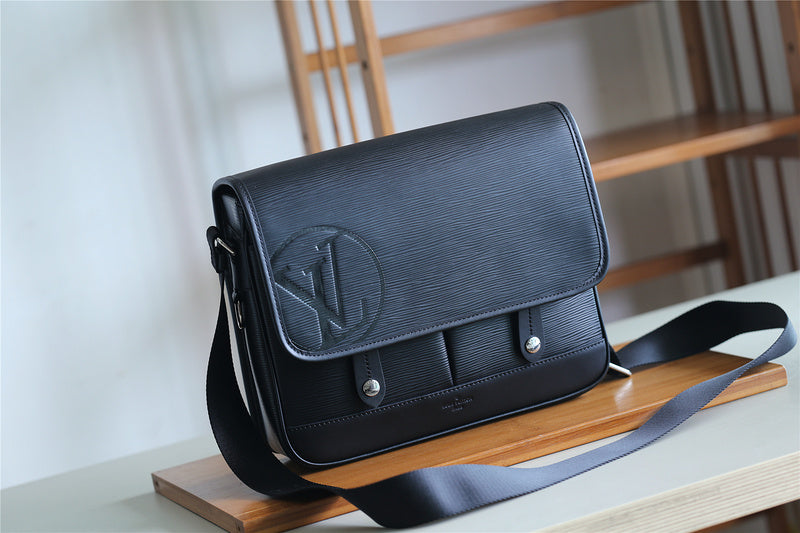 Pearl Street Bags - Louis Vuittons  - 10465