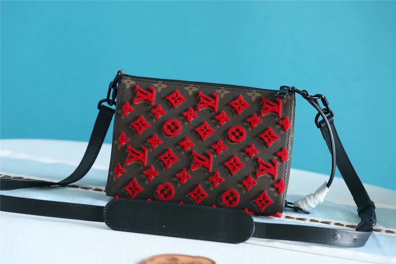 Pearl Street Bags - Louis Vuittons  - 10423