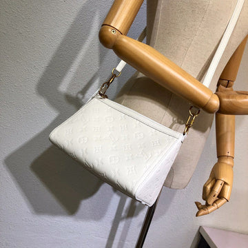 Pearl Street Bags - LV Bags -  1906