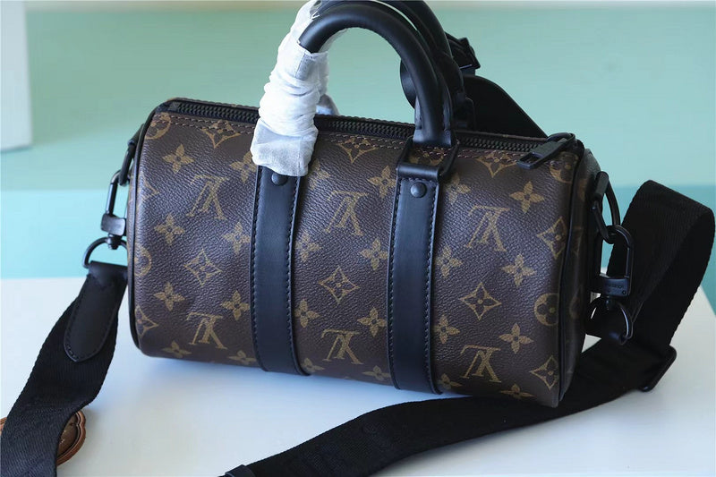 Pearl Street Bags - Louis Vuittons  - 11252