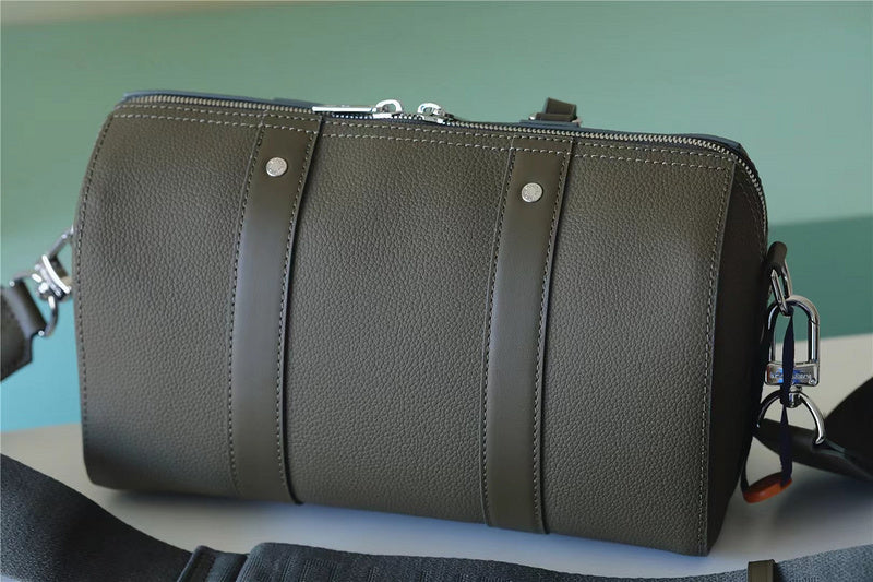 Pearl Street Bags - Louis Vuittons  - 11231
