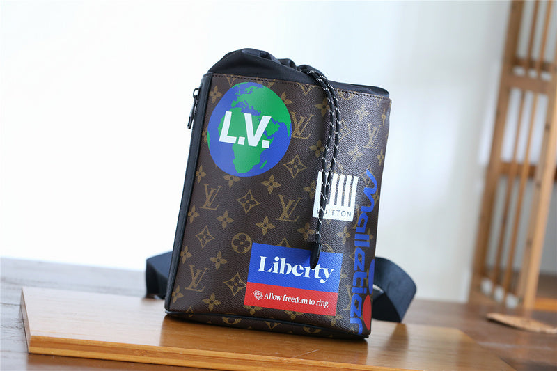 Pearl Street Bags - Louis Vuittons  - 10492