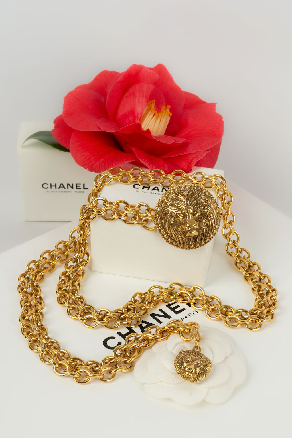 Ceinture "t?te de lion" Chanel