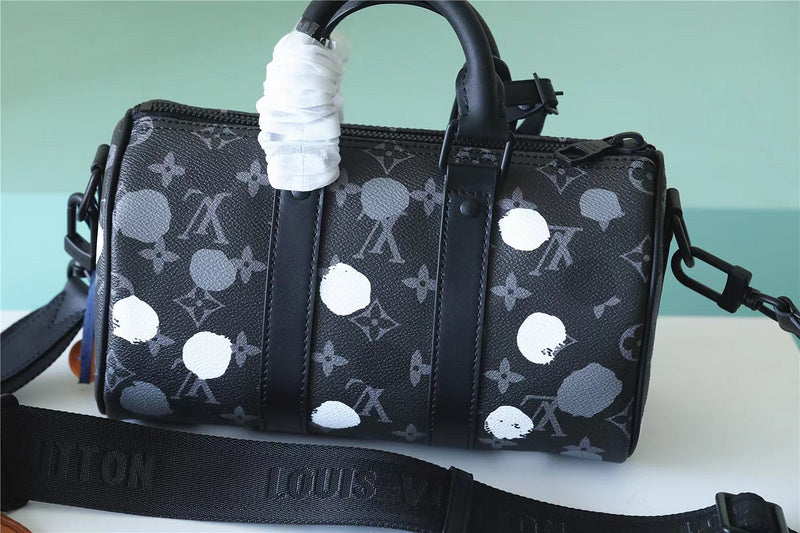 Pearl Street Bags - Louis Vuittons  - 11246