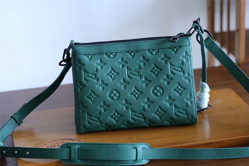 Pearl Street Bags - Louis Vuittons  - 10427