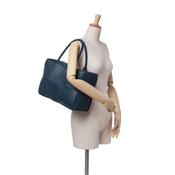 Bottega Veneta Arco Tote Medium Blue Maxi Intrecciato Leather