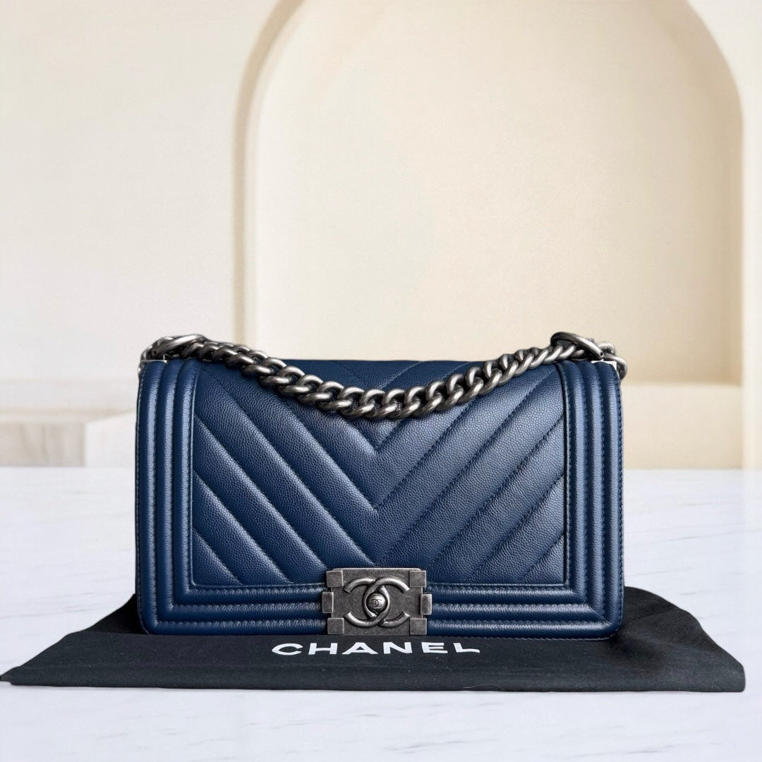 Chanel Boy Medium - Togo/epsom/caviar/clemence/callfskin/cowhide/lambskin Chevron Dark Blue Ruthenium Silver Hardware Series 24
