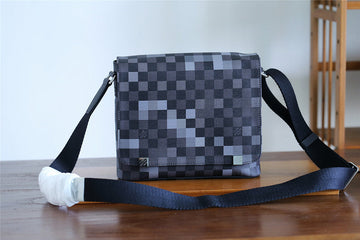 Pearl Street Bags - Louis Vuittons  - 10409