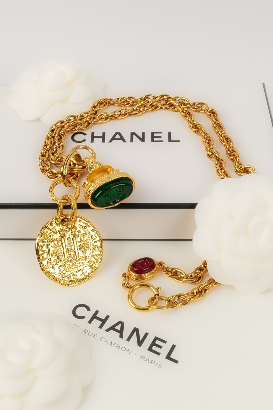 Collier sceau Top Quality Chanel 1993