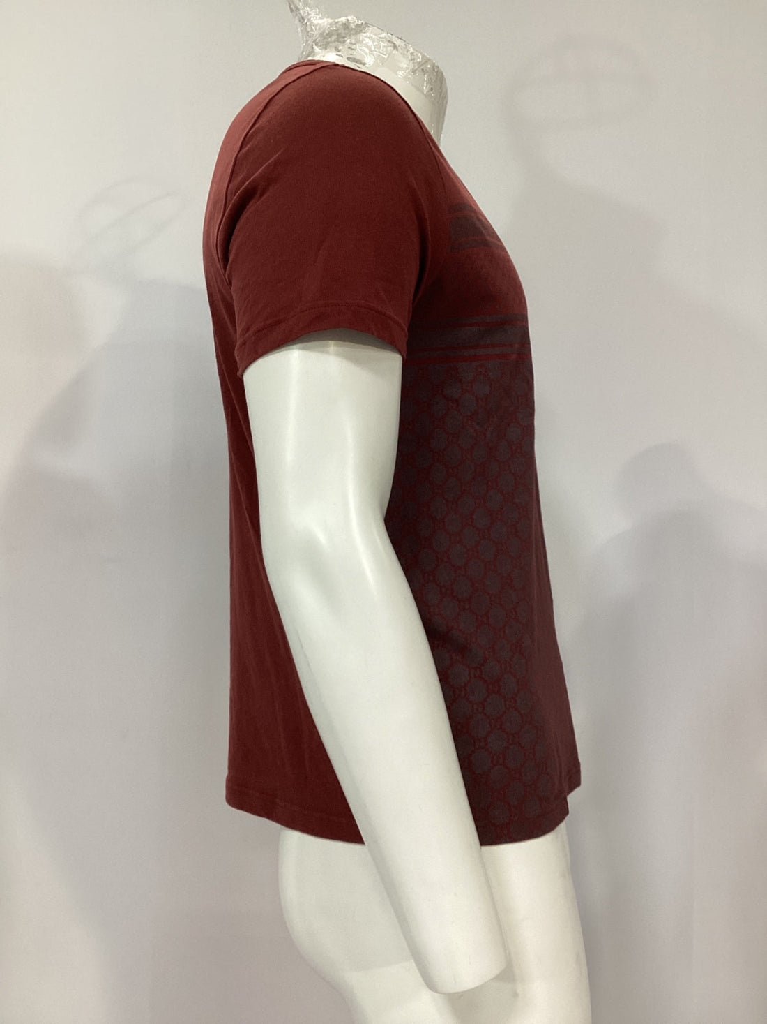Gucci GG Kefia Print Round Neck T-Shirt in Maroon Cotton
