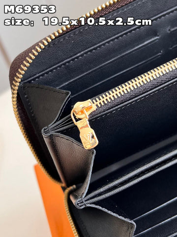 Pearl Street Bags- Louis Vuittons  - 15900