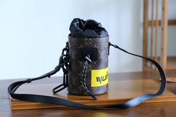 Pearl Street Bags - Louis Vuittons  - 10490
