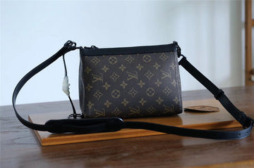 Pearl Street Bags - Louis Vuittons  - 10461