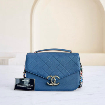 Chane Coco Curve Cuba - Medium Togo/epsom/caviar/clemence/callfskin/cowhide/lambskin Quilted Grained CalBNkin Blue Cross Body Golden Hardware Series 23