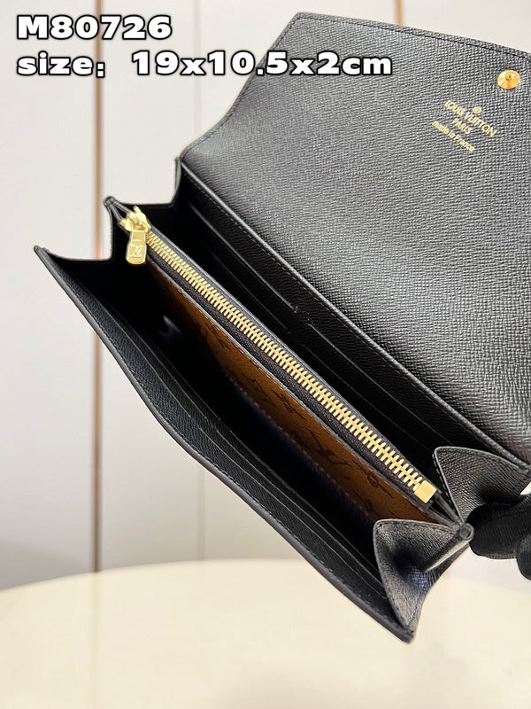 Pearl Street Bags- Louis Vuittons  - 15903