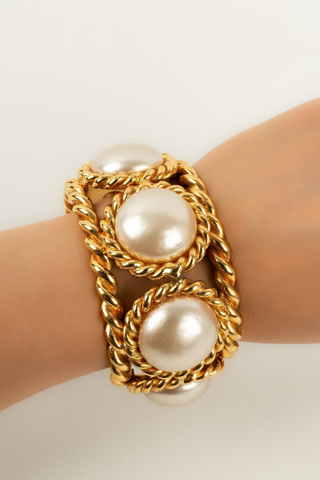 Bracelet manchette  Chanel Printemps 1993