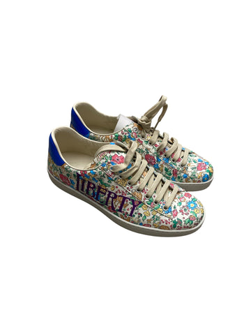 Shoes Sneakers By Gucci Size: 9
