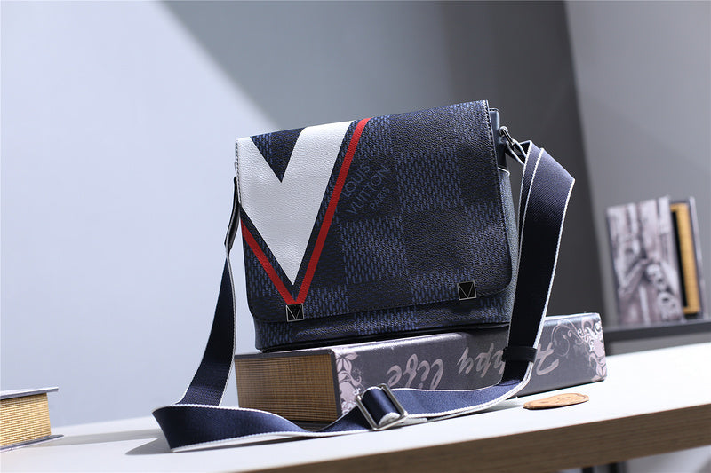 Pearl Street Bags - Louis Vuittons  - 10404