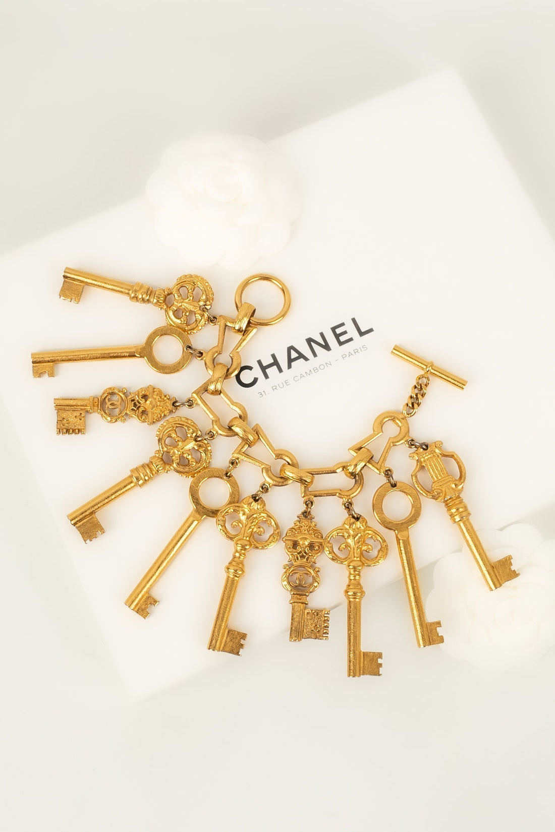 Iconique bracelet "cl?©s" Top Quality Chanel 1993